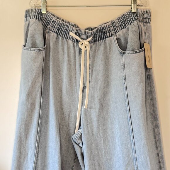 NEW Universal Thread Wide Leg High Rise Baggy Jeans Light Wash 4 Pockets Size 1X - Picture 3 of 11